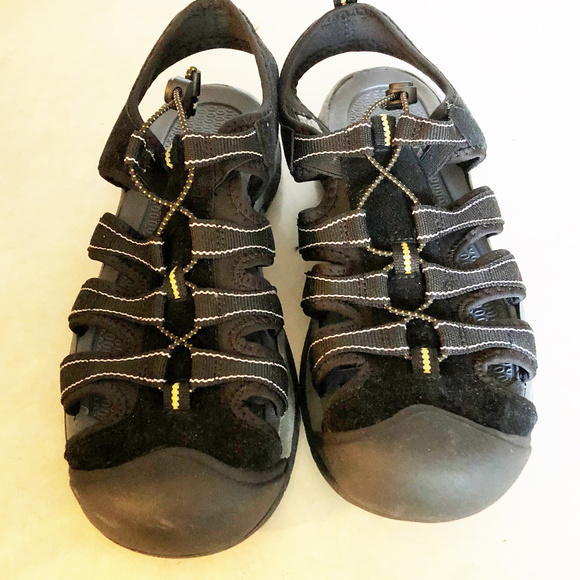 Sandals mens new size 9.5M Rugged Outback man made materials elastic laces main image 2